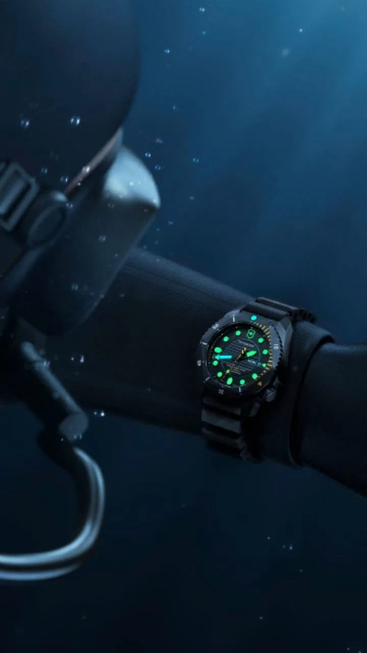  ساعت مردانه فلزی شب نما ضد آب