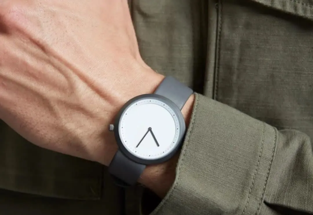 ساعت مینیمال مردانه صفحه سفید ساده