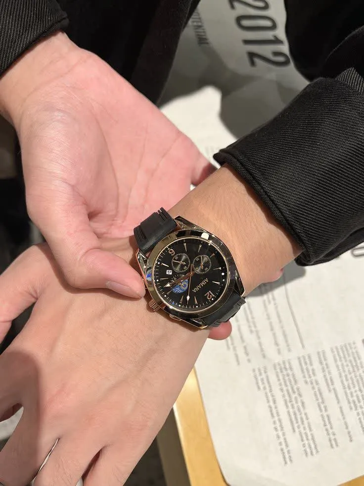 ساعت مردانه بند مشکی سه موتوره