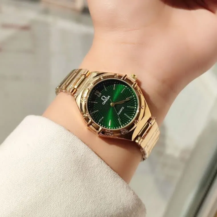 ساعت روزمره طلایی رنگ زنانه