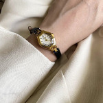 ساعت کلاسیک صفحه شش ضلعی