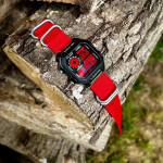 ساعت دیجیتالی قرمز