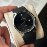 ساعت مشکی صفحه مشکی