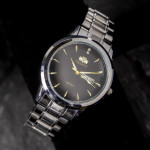 ساعت نقره ای صفحه مشکی