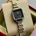 ساعت روزمره صفحه چهار گوش