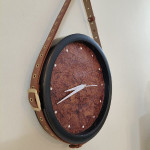 ساعت دیواری چرمی