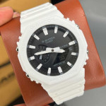 ساعت سفید صفحه مشکی