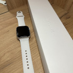 ساعت هوشمند سفید