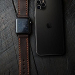 اپل واچ قاب قرمز بند قهوه‌ای