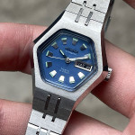 ساعت رسمی صفحه شش ضلعی