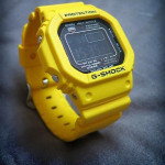 ساعت دیجیتالی زرد