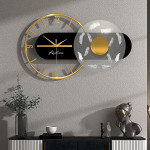 ساعت دیواری طلایی مشکی
