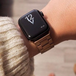 اپل واچ قاب سبز بند طلایی