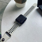 اپل واچ قاب قرمز بند سفید