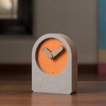 ساعت رومیزی بر اساس رنگ صفحه