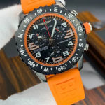 ساعت نارنجی صفحه مشکی