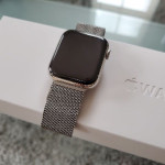 اپل واچ قاب رزگلد بند نقره‌ای