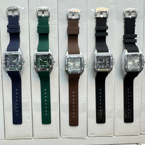 ساعت کارتییر تقویم دار