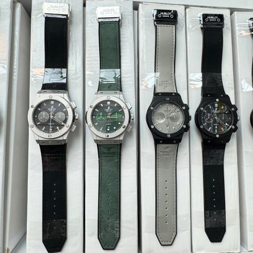 ساعت هابلووت طرح سه موتوره مدل 721