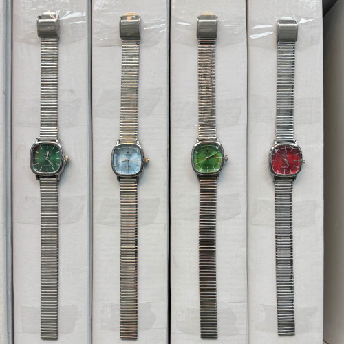 ساعت زنانه رویال مدل 525