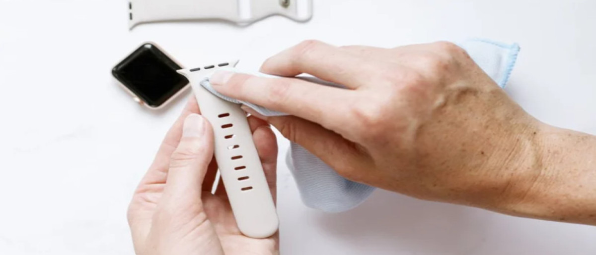 تعمیر و تعویض بند سیلیکونی ساعت