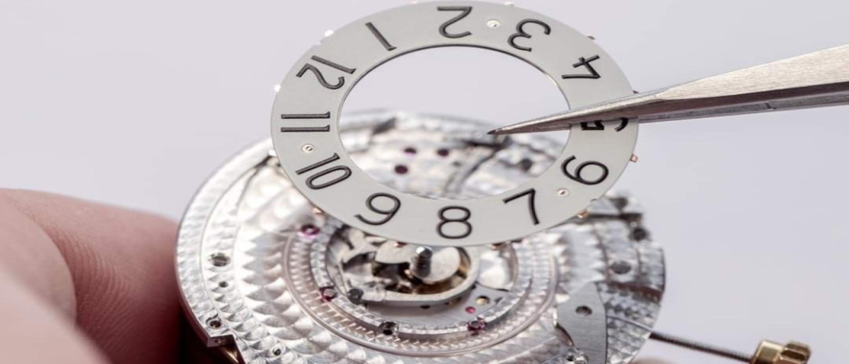 تعمیرات ساعت در ابرکوه