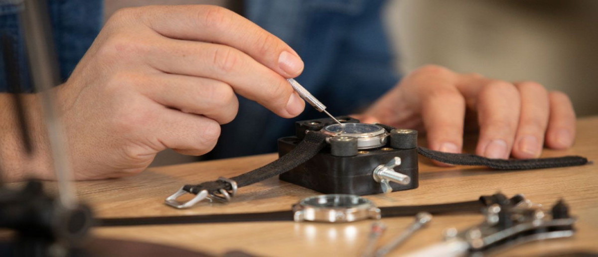 تعمیرات ساعت در ایوان