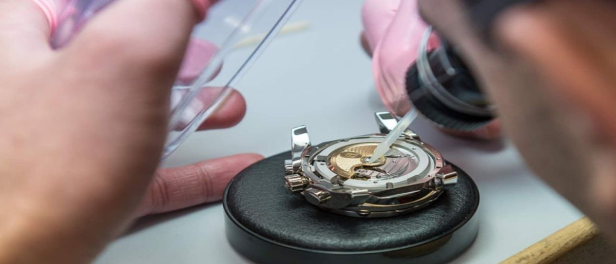 تعمیرات ساعت در صحنه