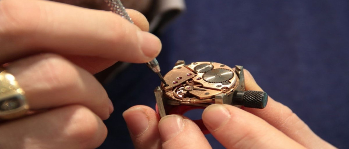 تعمیرات ساعت در ابریشم